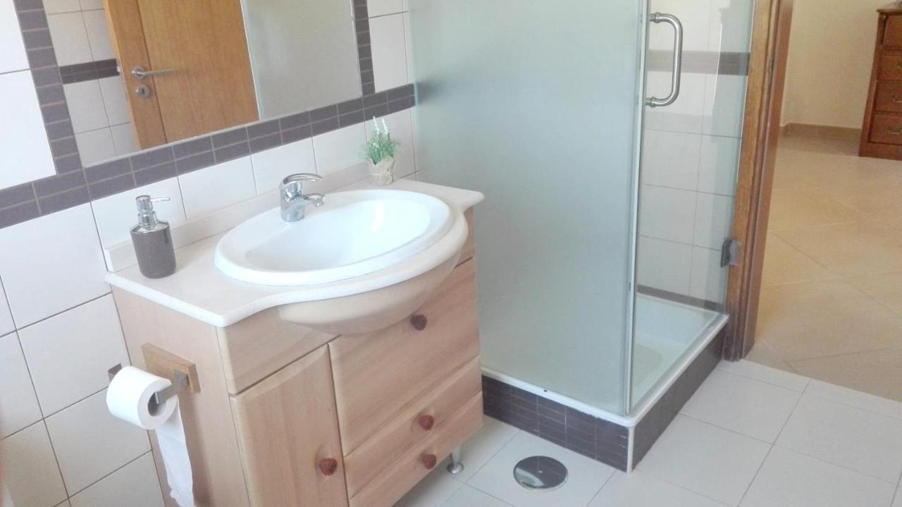 אזייתאו Spacious House In Aldeia Dos Pinheiros With Pool מראה חיצוני תמונה